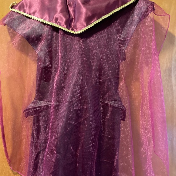 Women’s medium Halloween costume. Never worn - Picture 4 of 4